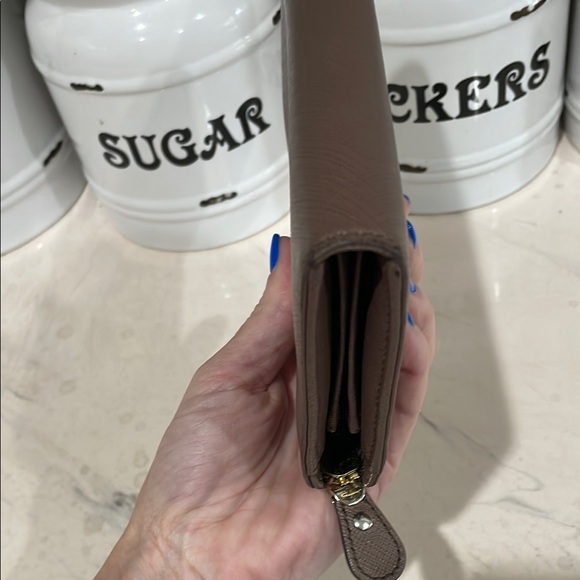 Salvatore Ferragamo Brown/purple Wallet with Gold Accents - Picture 5 of 11